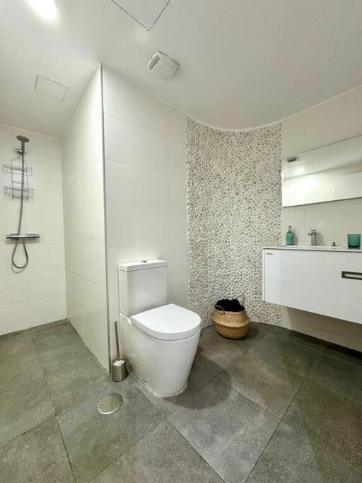 Piso Nuevo En El Puertito De Gueimar Al Lado Del Mar Realizamos Servicio De Excursiones Con Guia Puertito de Guimar Ngoại thất bức ảnh